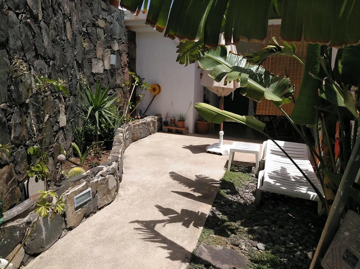 2 Calle Las Azucenas location